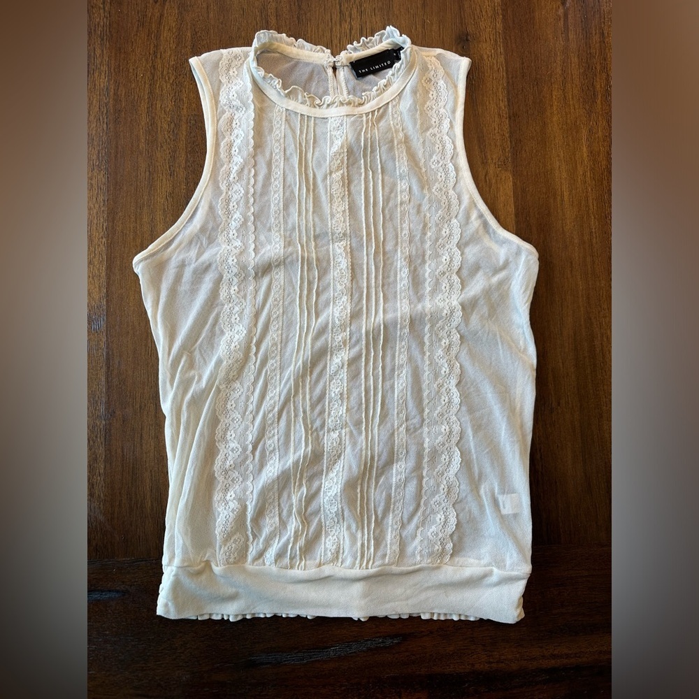The LIMITED Women’sIvory Lace Trim Sleeveless Top- size Medium